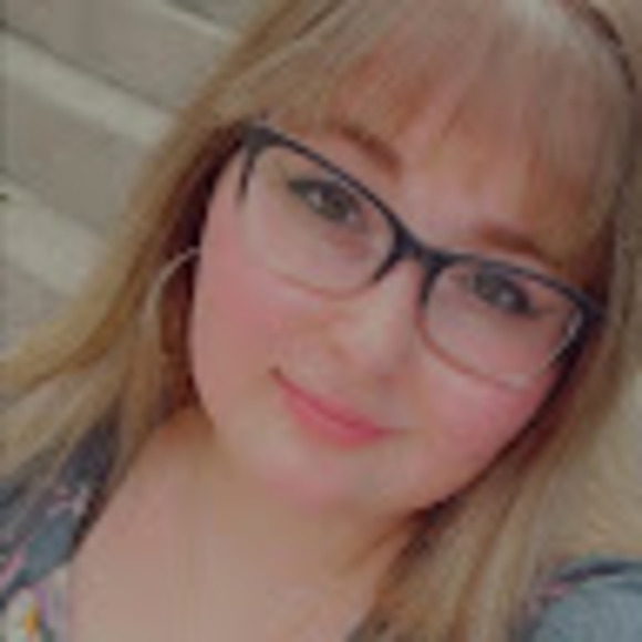 Meet your Posher, Alexis - Picture 1 of 1